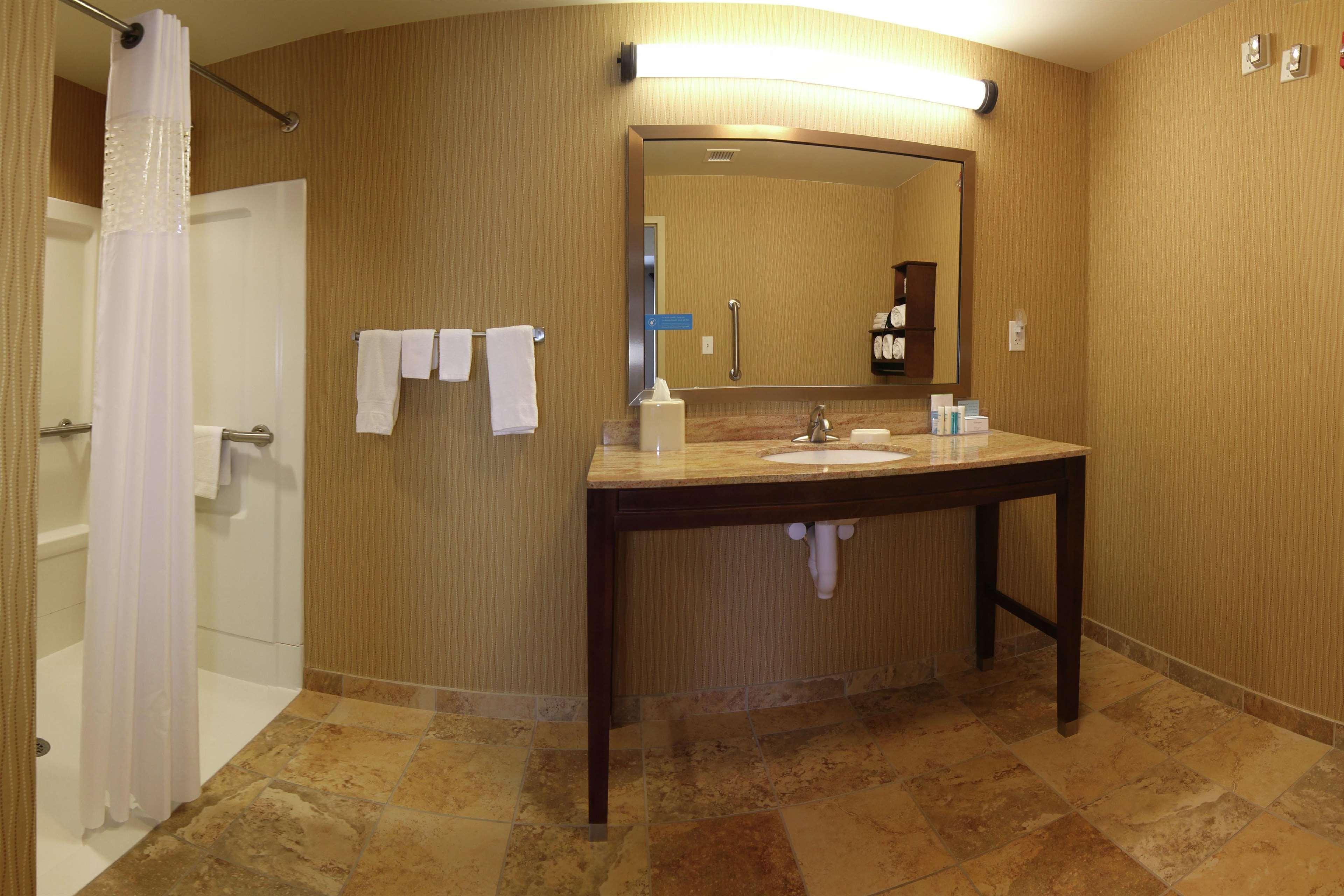 Hampton Inn & Suites Grand Forks Eksteriør billede