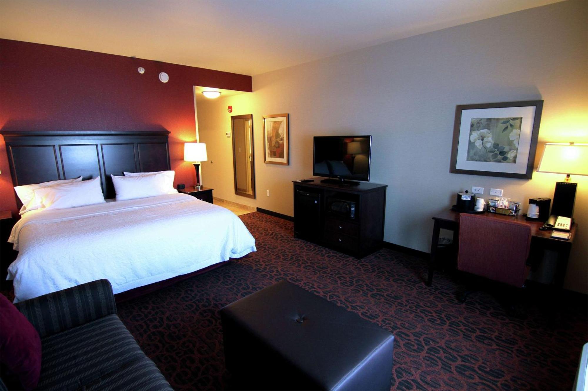 Hampton Inn & Suites Grand Forks Eksteriør billede