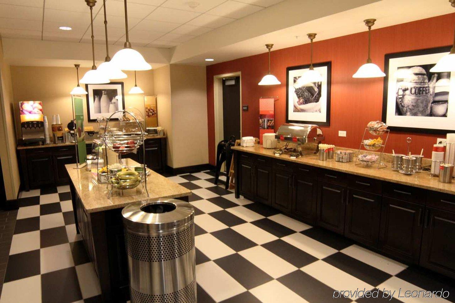 Hampton Inn & Suites Grand Forks Eksteriør billede