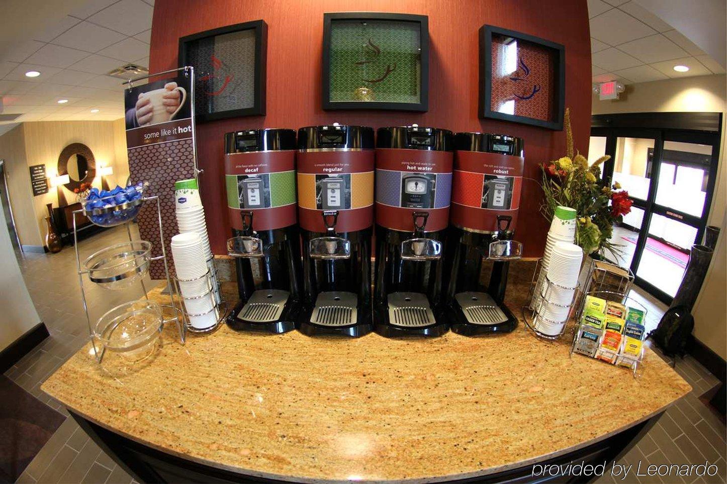 Hampton Inn & Suites Grand Forks Eksteriør billede
