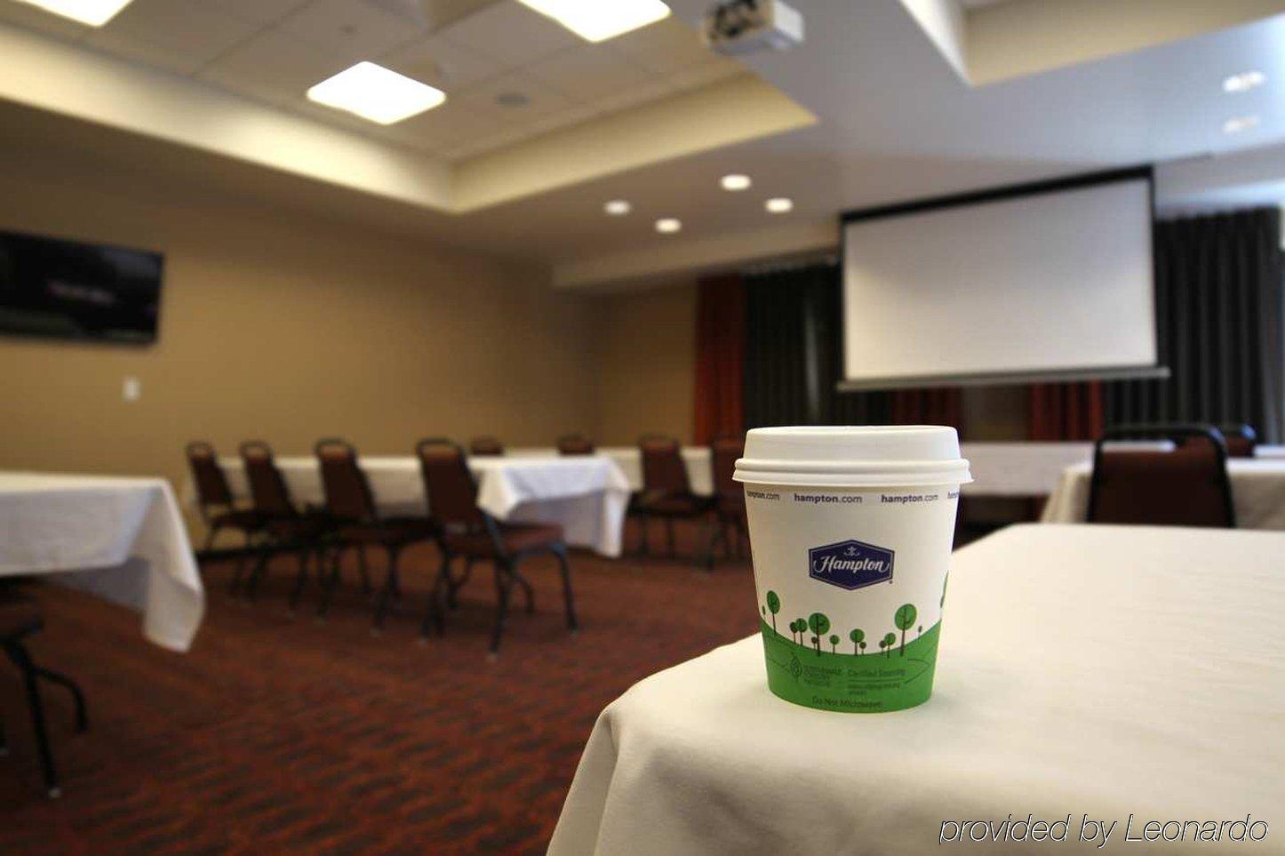 Hampton Inn & Suites Grand Forks Eksteriør billede