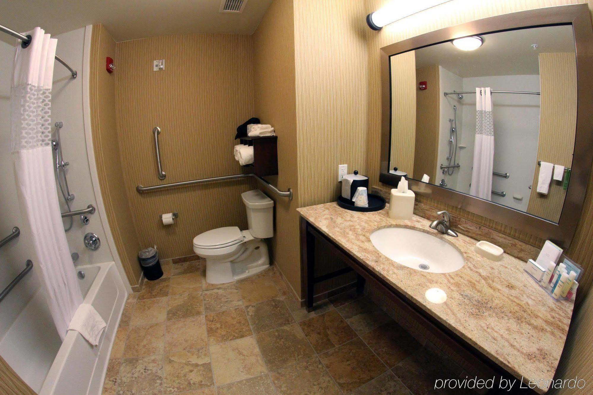 Hampton Inn & Suites Grand Forks Eksteriør billede