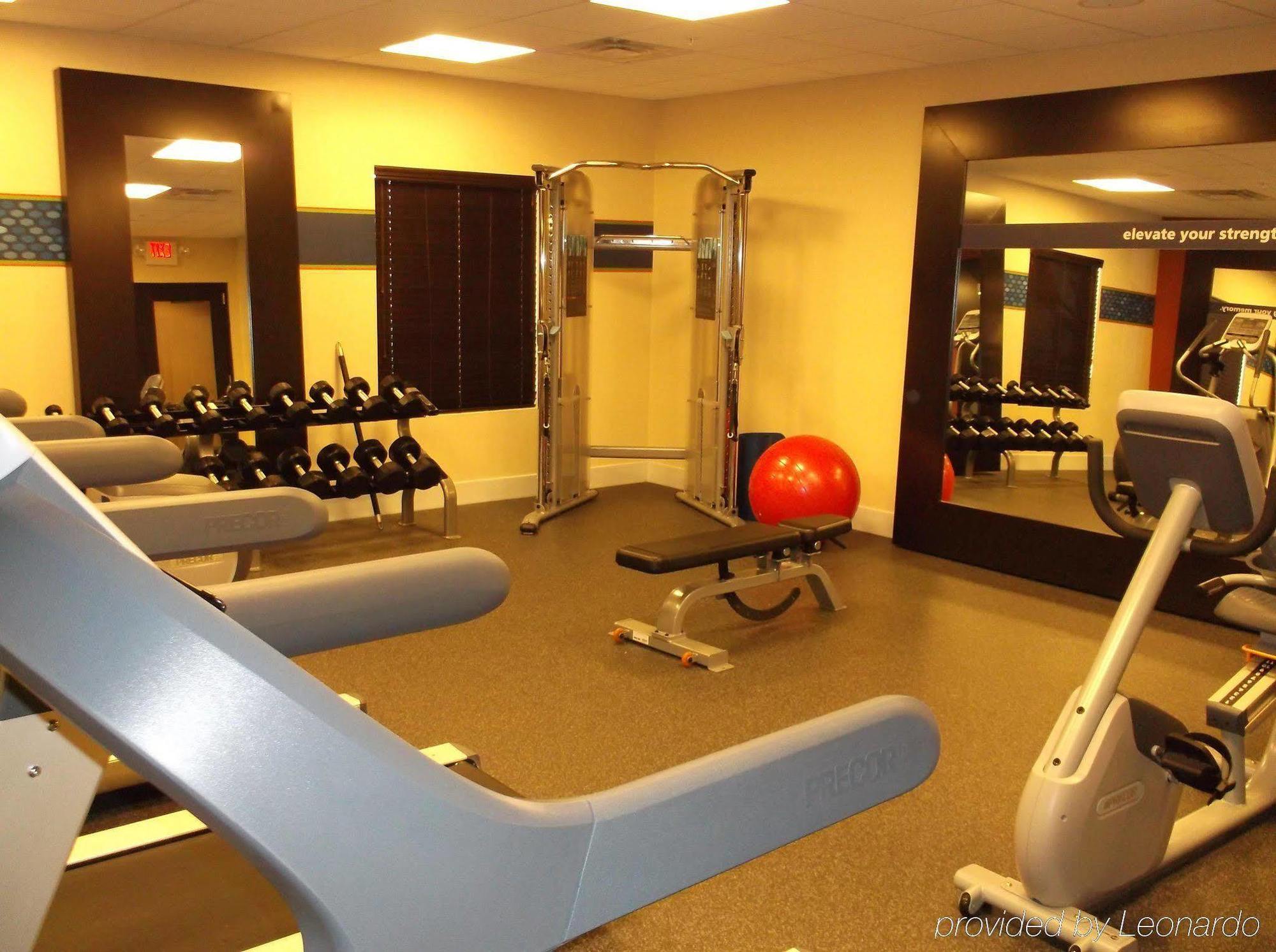 Hampton Inn & Suites Grand Forks Eksteriør billede