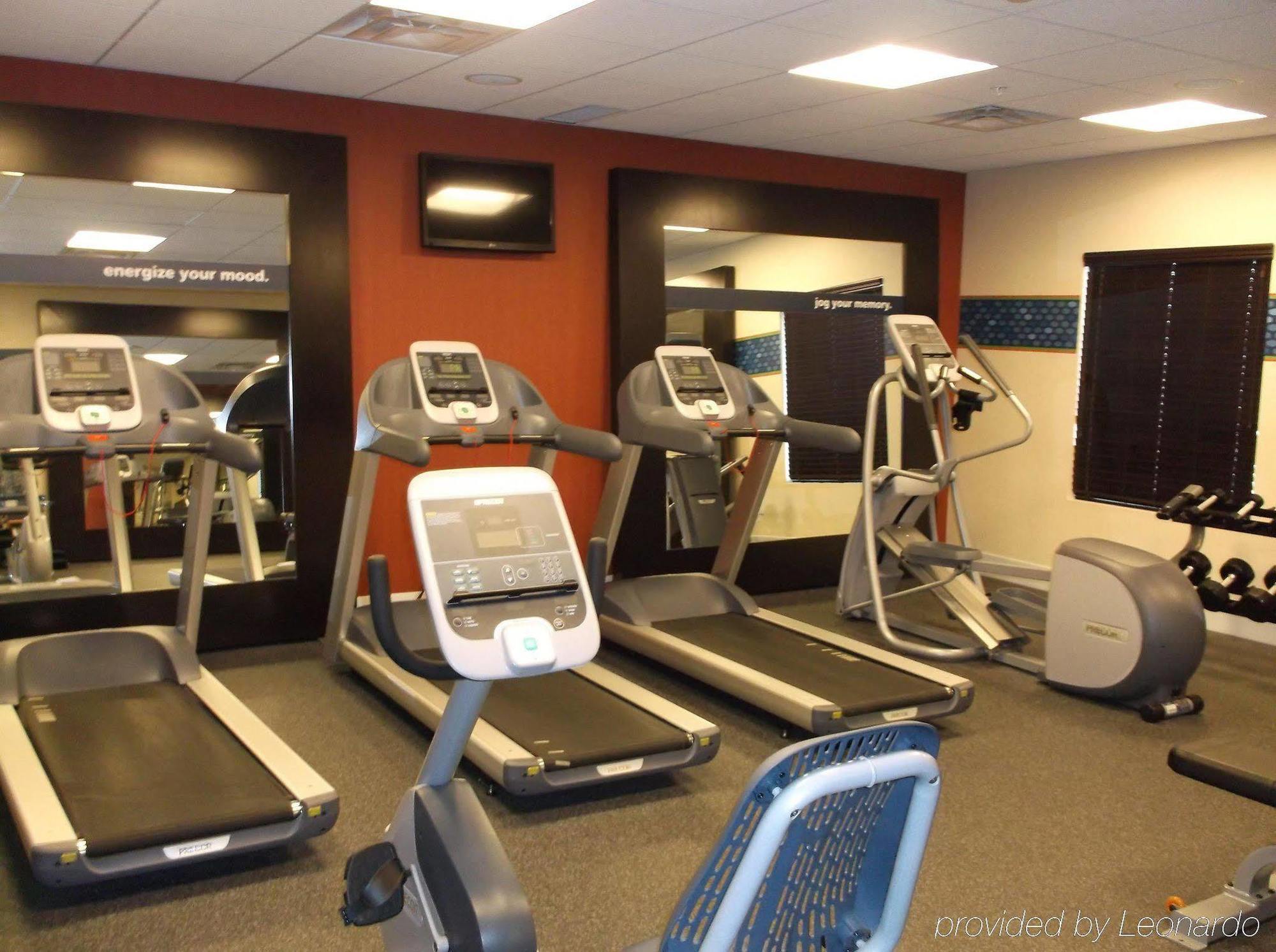 Hampton Inn & Suites Grand Forks Eksteriør billede