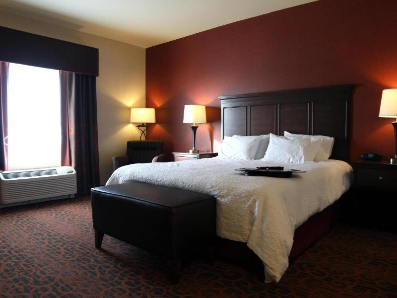 Hampton Inn & Suites Grand Forks Eksteriør billede