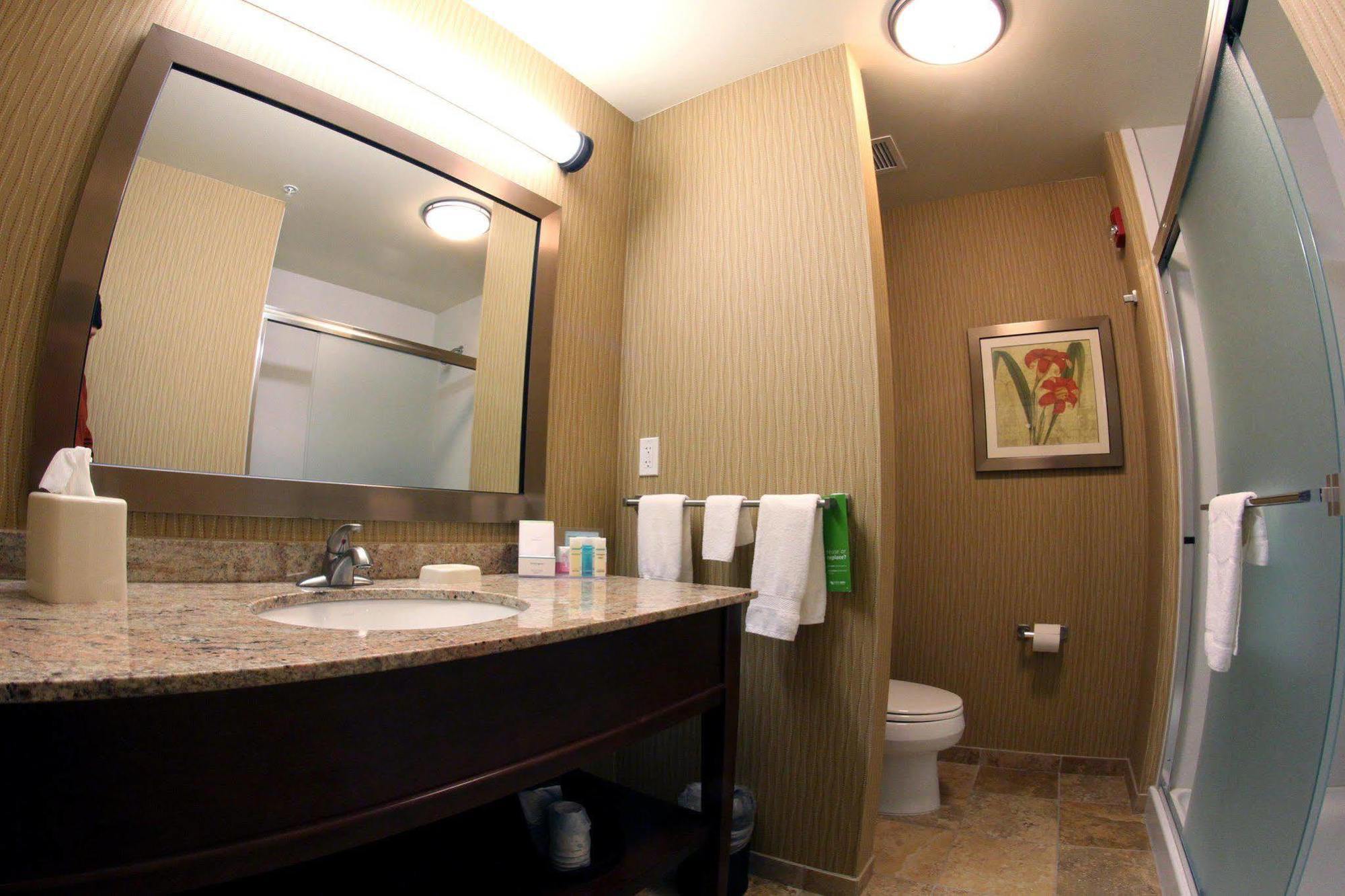 Hampton Inn & Suites Grand Forks Eksteriør billede